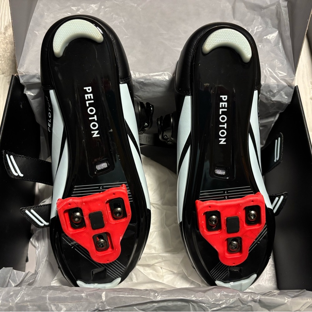 Peloton Cycling Shoes - Picture 6 of 6